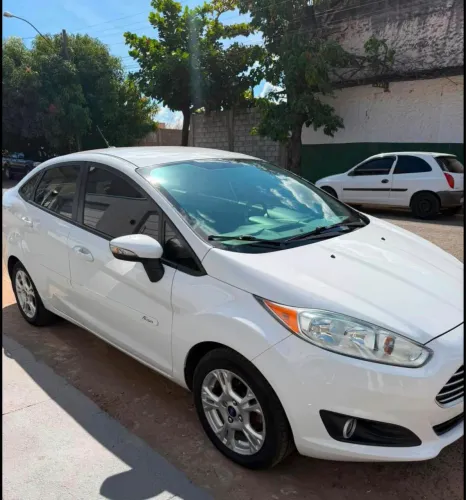 Ford Fiesta Sedan 1.6 16V Flex Aut. 2015