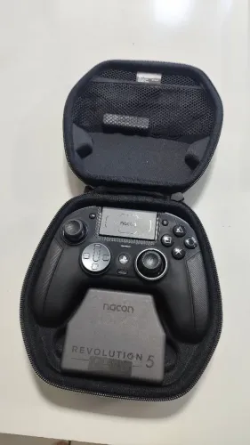 Nacon Revolution 5 Pro