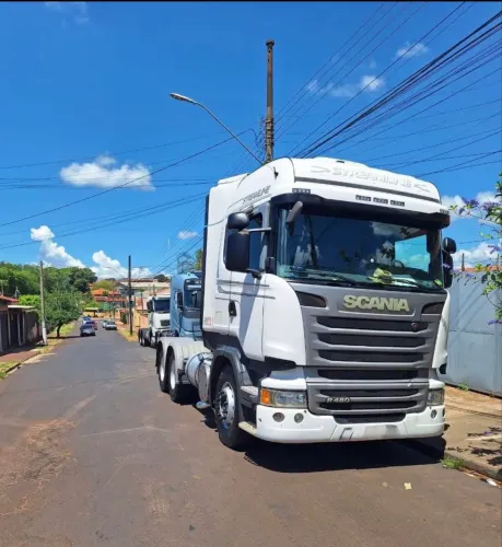 Scania R 480 6x4 Suspensão mola