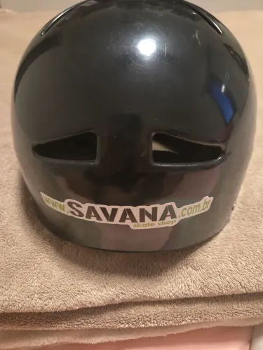 Capacete de protecao para skate ou patins ou moto. Marca savana skate shop