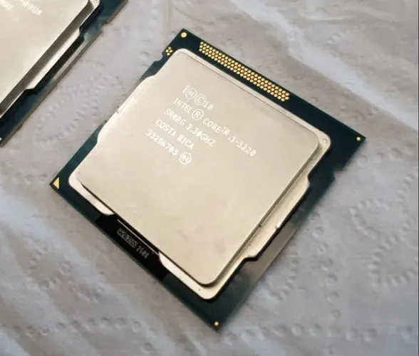 2 Processadores Intel Core i3-3220 3.30GHz ? LGA 1155