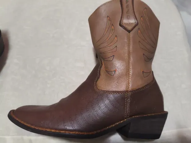 Bota Texana Unissex em Couro - TAM. 36