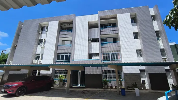 Lindo - Apto 101 m²  3 qtos S/1 suíte  - Bem Localizado /Camboinha -  Há +- 40- metros da 