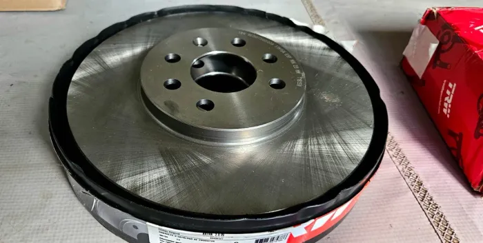 Par de Disco de freio dianteiros Astra 2009 a 2011 e Vectra - PARA RODAS 4 furos aro 16