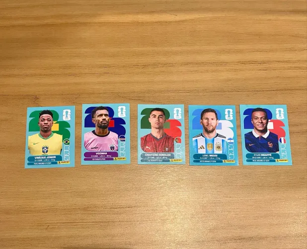 Figurinhas dos craques da Copa 2026 disponíveis!