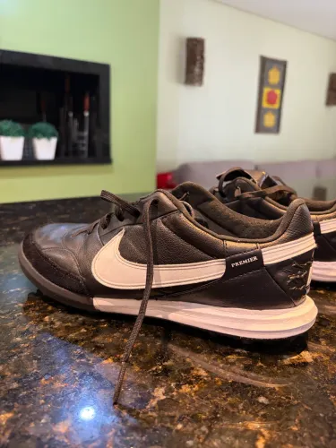 Chuteira Nike Premier 3 tamanho 39
