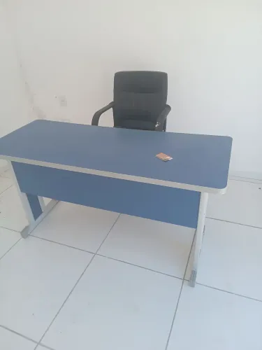 Birô e cadeiras giratório