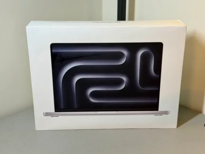 MacBook Pro 14 Polegadas M5 16GB 512SSD - Novo / LACRADO 