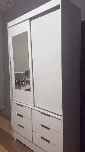 VENDO GUARDA ROUPA E CÔMODA (OS DOIS PELO VALOR ACIMA)