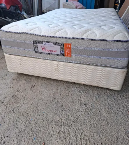cama box de casal padrão com colchão de mola ensacada já está higienizado aceito pix