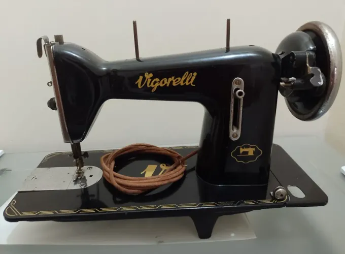 Máquina de costura antiga