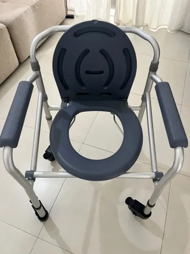 Vendo cadeira de banho