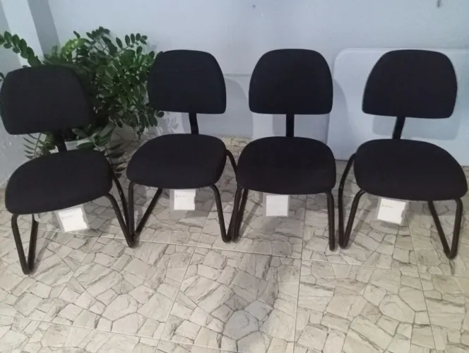 Cadeira fixa bem confortável