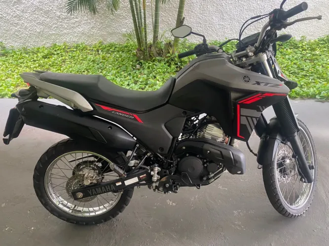 Moto Lander