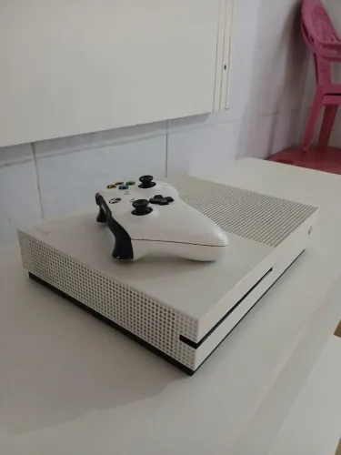 Xbox one S - 500gb + GTA V