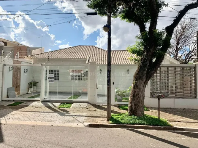 Casa/Sobrado Casa em Maringá