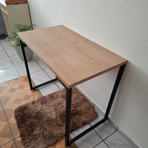 Mesa escrivaninha estilo industrial