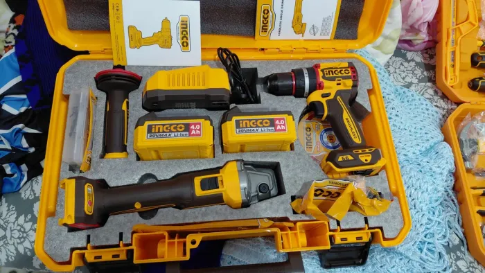Kit Parafusadeira/ Esmerilhadeira INGCO 20 V