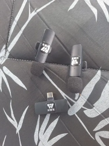2 microfones de lapela