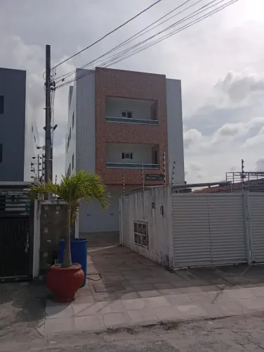 Apartamento usado no Cristo. Térreo com área privativa