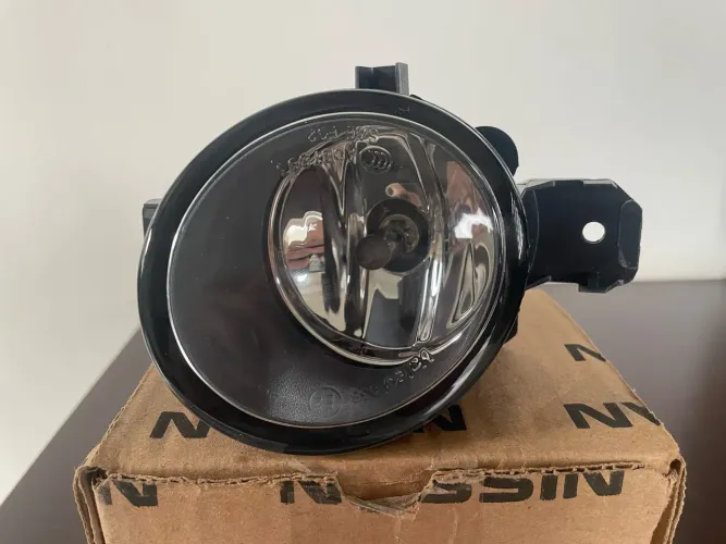 Farol Auxiliar de Milha Original Nissan - Lado Direito (RH) - Novo