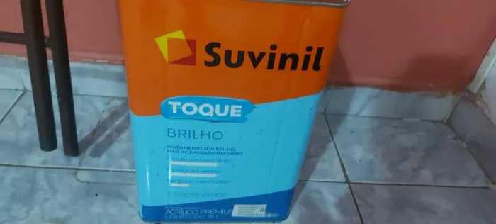 Vendo essa lata de tinta branca fosca