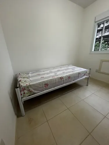 Cama de Solteiro de Ferro