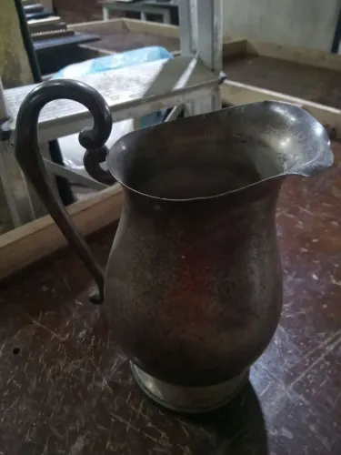 Jarra de metal