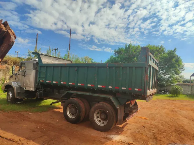 Caminhão volvo nl10 ano 91