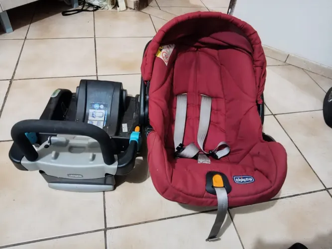 Bebê conforto com suporte