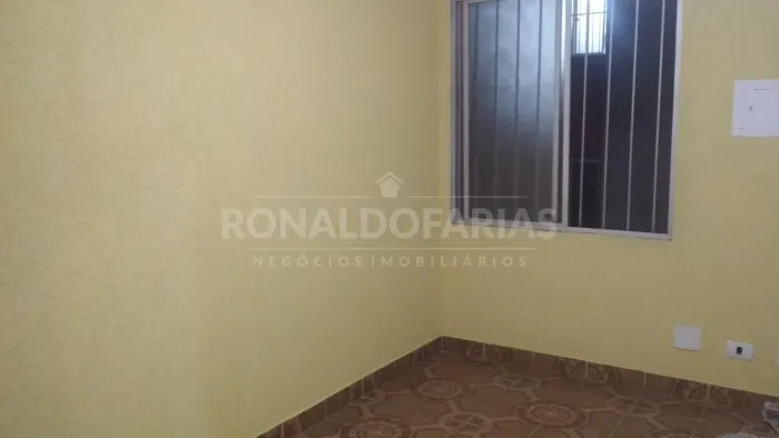 Apartmento para locação sendo 2 quartos 2 salas 1 banheiro 1 vaga e gargem