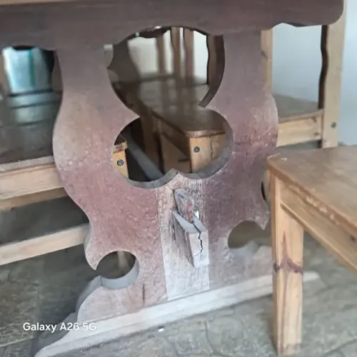 Mesa para área externa com pes de imbuia maçica