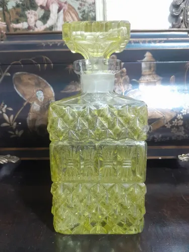 Licoreira em vidro grosso amarelo