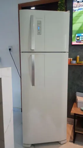 Geladeira Electrolux Frost Free semi nova 420 litros