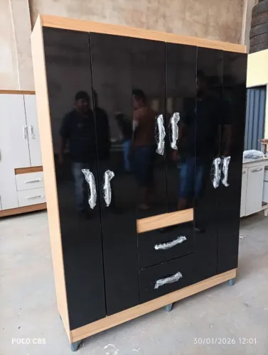 Guarda roupa preto novo!
