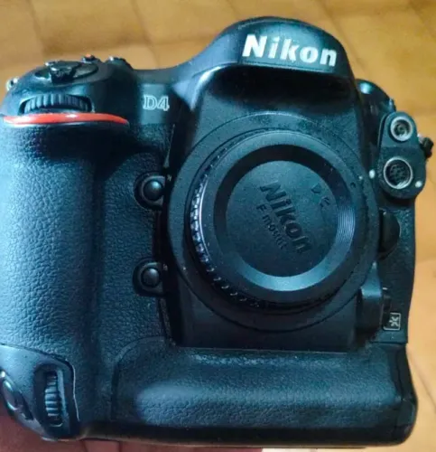 Câmera Nikon D4