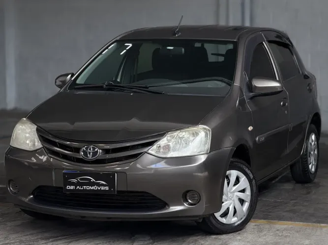 Toyota Etios X 1.3 Flex 16V 5P Mec. 2017