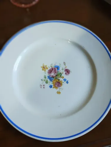 Pratos Antigos ...marca: Duralex - made in Brazil -nadir