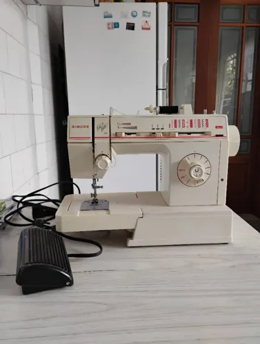 Máquina de costura Singer