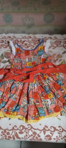 *Vendo vestido de quadrilha super conservados pra crianças e adultos.