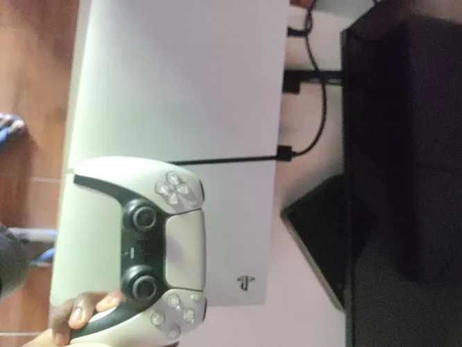 Ps5 slim 825gb 6 mês de uso, troco em Pc.