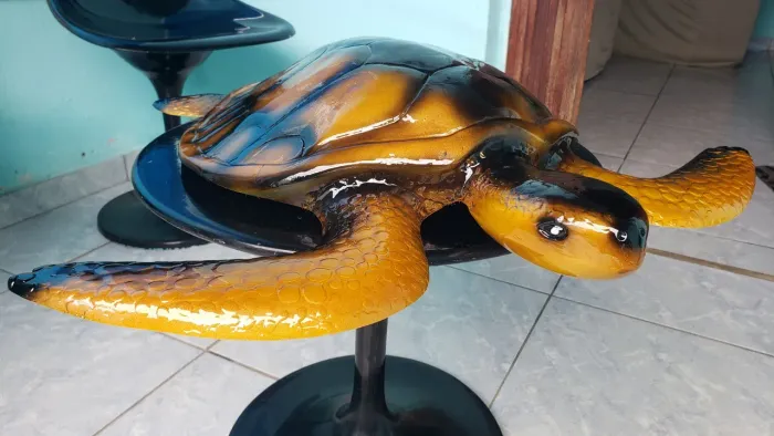 tartaruga em fibra de vidro