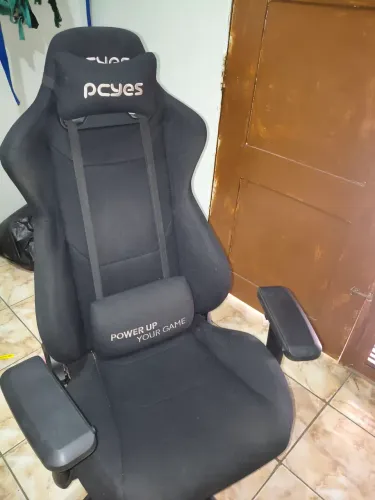 Vendo cadeira gamer nova