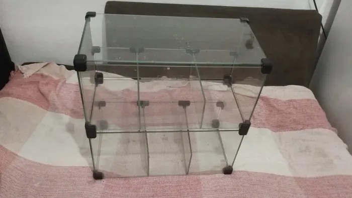 Vitrine pequena de vidro para guloseimas 
