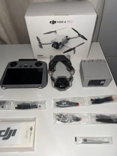 Drone DJI Mini 4 Pro Fly More Combo Plus (Pouco usado)