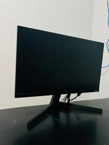 Monitor gamer,marca:Samsung 24 polegadas com 60hz,monitor exelente e de ótima procedência!