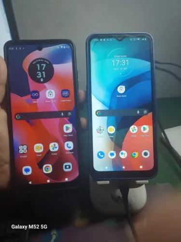 Vendo ou troco 2 celulares Motorola(Leia com atenção)