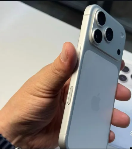 iPhone 17 Pro 256GB -- PRATA E-sim Lacrado Original com Garantia --