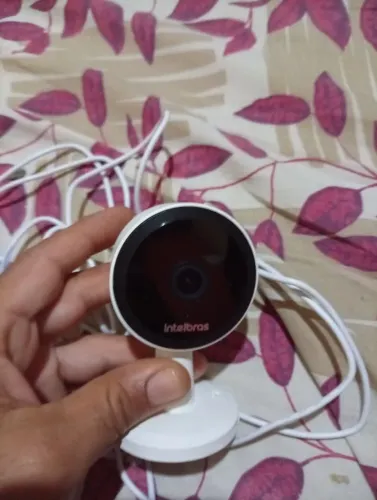 Câmeras da Intelbras wi-fi novas tenho 3 pra desapega logo 150 cada 