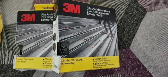 Fita Antiderrapante 3m Neon Fosforecente Escadas 20 Metros Cor Fosforescente